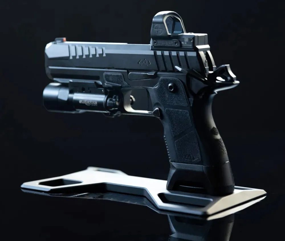 Oracle-Arms-2311-Stand-Display-Gallery.webp